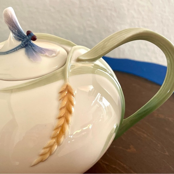 FRANZ Dragonfly Hand Painted & Signed Jan Woo Porcelain Teapot Art Nouveau NEW - Picture 5 of 16
